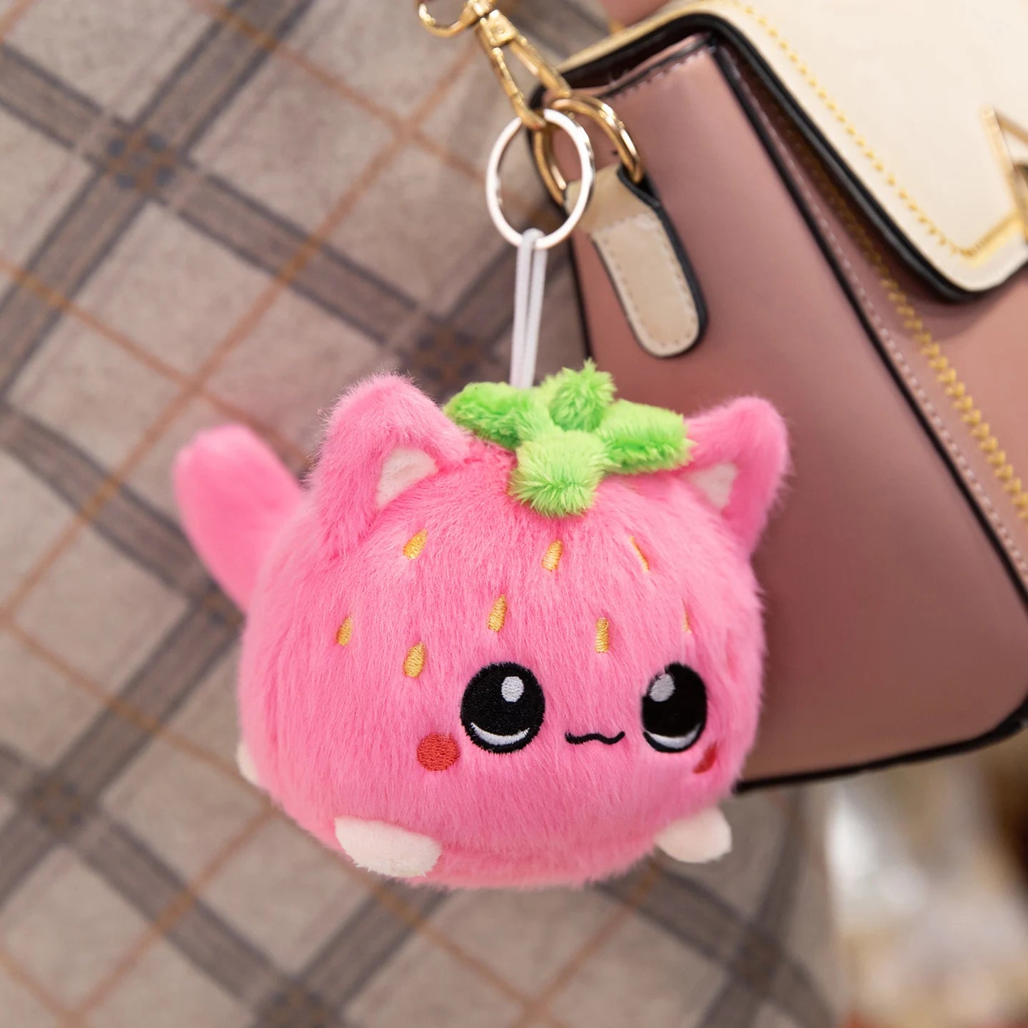 Sweet Lovely Strawberry Kitten Ball Plush Toys Soft Pink Cartoon Apple Eggplant Cat Doll Bags Hanging Toys Funny Desktop Decor