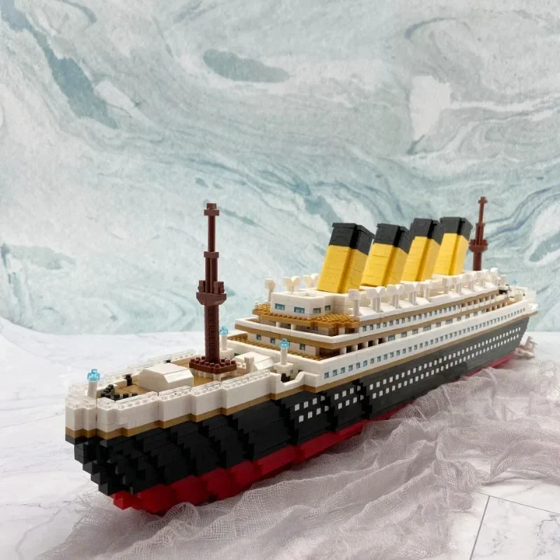 4000+Pcs Titanic Model Cruise Ship Building Blocks MOC Boat Bricks Collection DIY Construction Toys for Children Gift