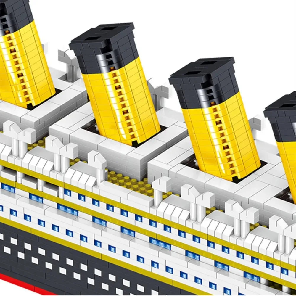 4000+Pcs Titanic Model Cruise Ship Building Blocks MOC Boat Bricks Collection DIY Construction Toys for Children Gift